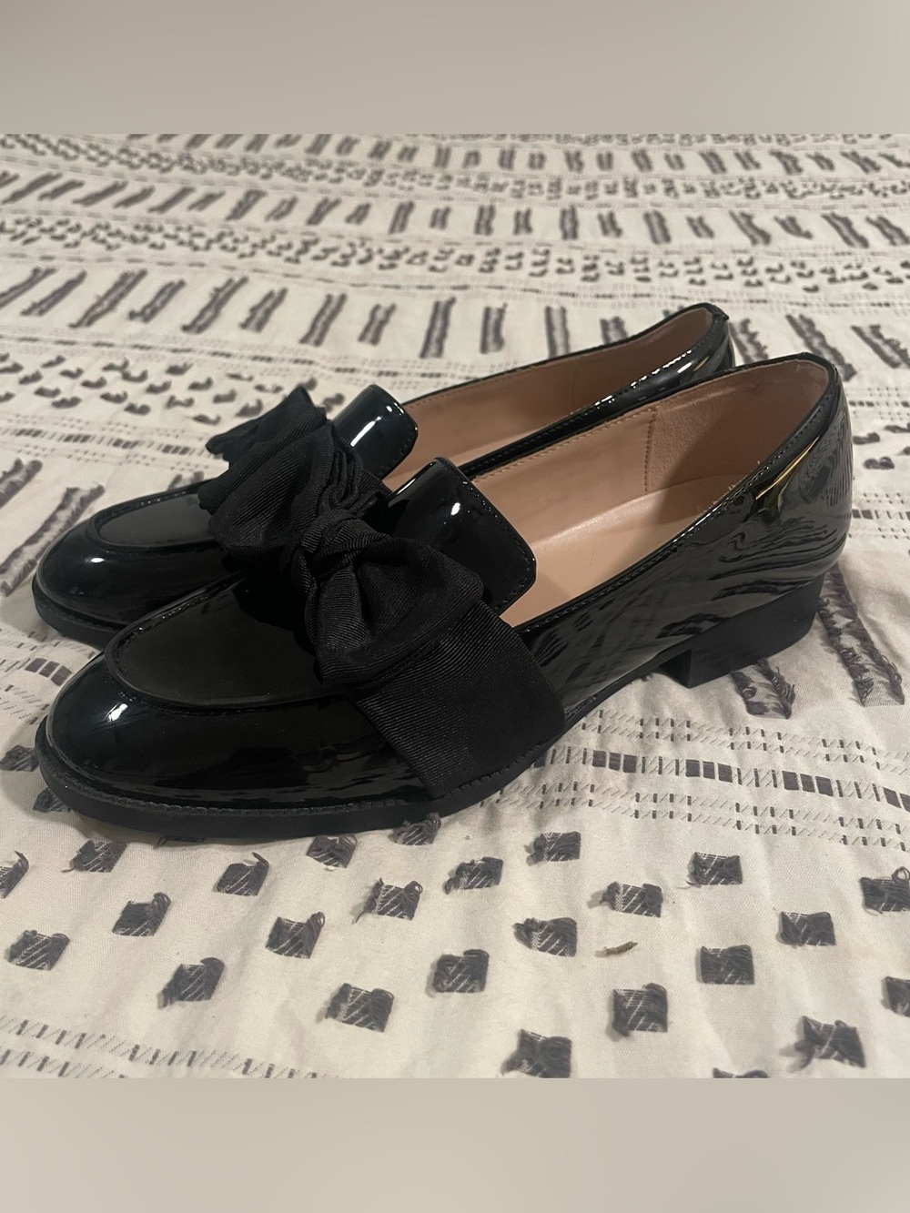 Bandolino Lindio Black Patent Leather Bow Tailored Dress Loafers 7M